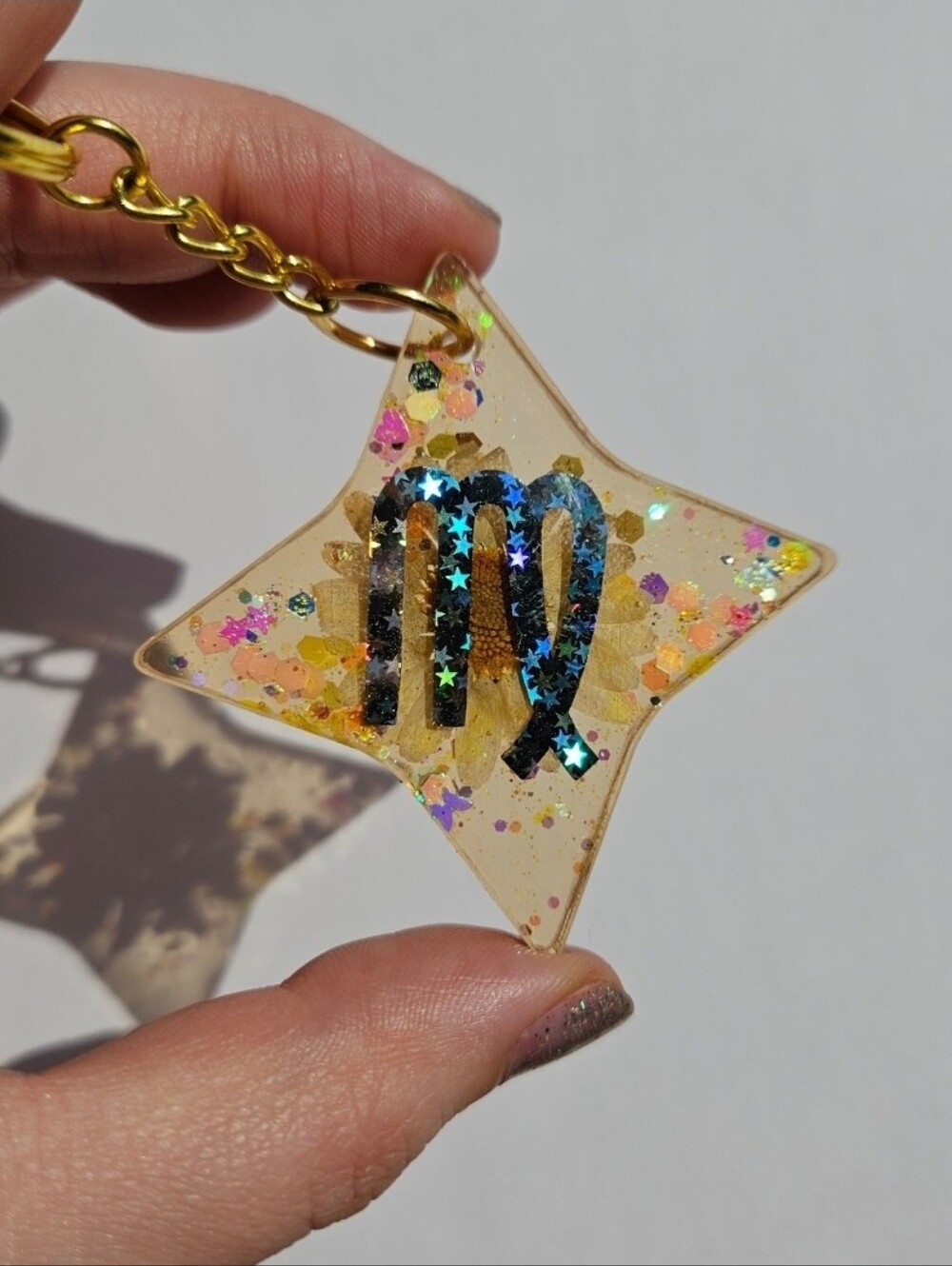 Handmade Virgo Zodiac Gold Resin Keychain - Picture 4 of 4
